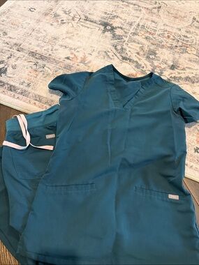 Women’s Figs Scrubs Set
